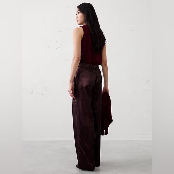 NWT! Banana Republic Vino Rosso Metallic Wide-Leg Pant - Size Medium #830025 - Picture 2 of 4